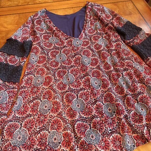 MINI DRESS in Winter Red and Navy Lace - Picture 5 of 8